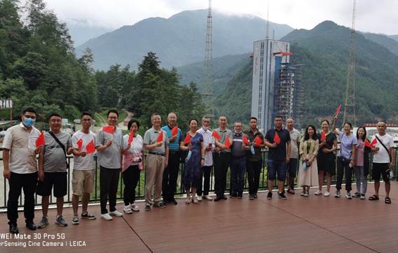 说明: 发射中心