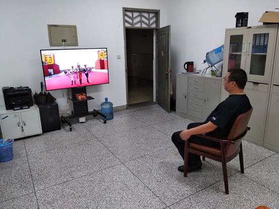 说明: D:\中心图文\20191001观看阅兵式\刘武.jpg