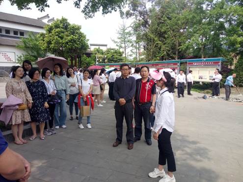 说明: F:\2019.4.23参观战旗村照片\战旗村4.jpg