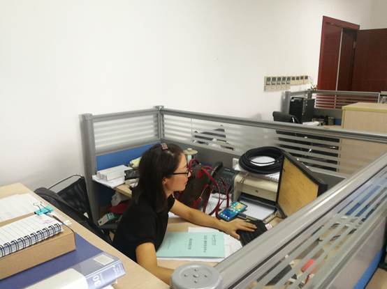 说明: D:\中心图文\20191001观看阅兵式\IMG_20191001_100214.jpg