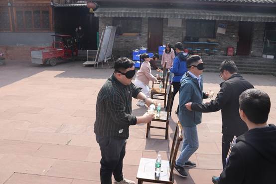 说明: C:\Users\Administrator\Desktop\0303人文学院工会开展喜迎“三八”妇女节户外素质拓展活动\0303人文学院工会开展喜迎“三八”妇女节户外素质拓展活动\照片\IMG_9973.JPG