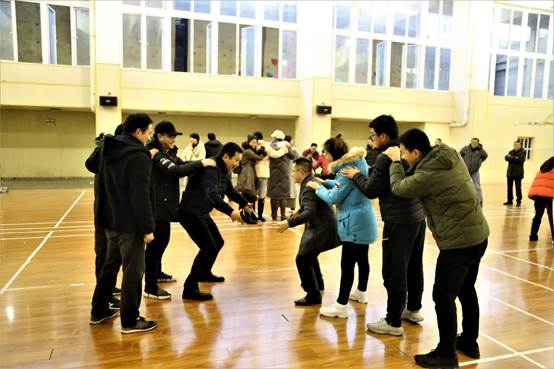 说明: G:\体育学院工作开展\王盈阁体育学院工作2018年7月起\学 院\2019.12.26截止-学 院-2019年工会教代会\2019年工会教代会+工会活动新闻稿\12.25体育学院教职工代表大会游若阳 沈杰 粟迎松\12.25体育学院教职工代表大会游若阳 沈杰 粟迎松\IMG_2278.jpg