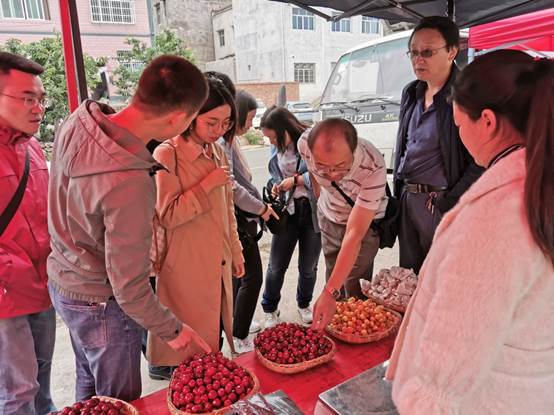 说明: F:\工会教代会\院工会活动\2019\20190530汉源\工会活动选定2019.5.30\新闻图片2.jpg