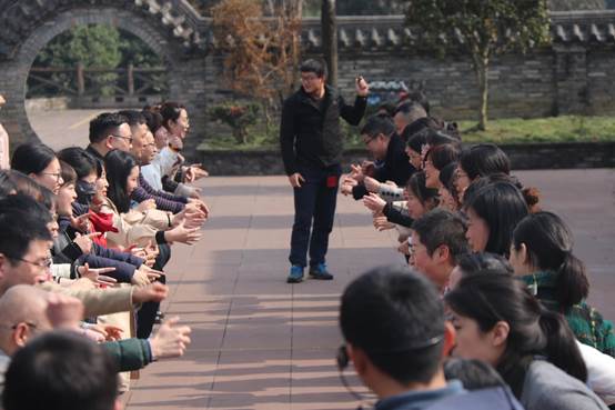 说明: C:\Users\Administrator\Desktop\0303人文学院工会开展喜迎“三八”妇女节户外素质拓展活动\0303人文学院工会开展喜迎“三八”妇女节户外素质拓展活动\照片\IMG_9921.JPG