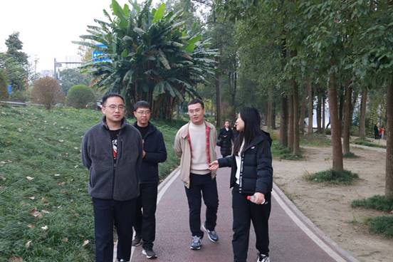 2a92daeb51ea52f3d5a2b59038e2170