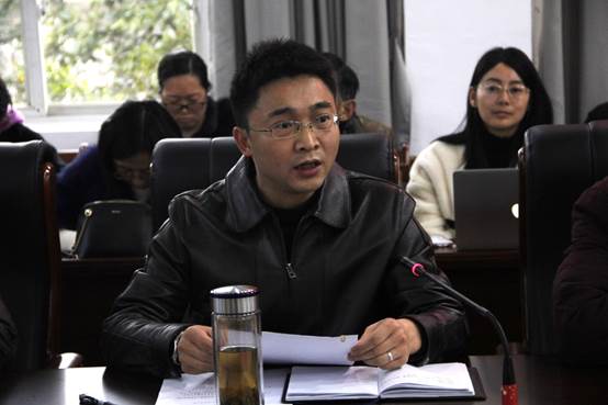 说明: E:\周林\2019学生工作\教代会照片\新建文件夹 (2)\_MG_1875_看图王.jpg