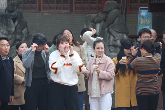 说明: C:\Users\Administrator\Desktop\0303人文学院工会开展喜迎“三八”妇女节户外素质拓展活动\0303人文学院工会开展喜迎“三八”妇女节户外素质拓展活动\照片\IMG_0002.JPG